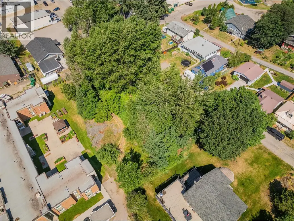 Lot 13-20 Third Avenue, Rossland